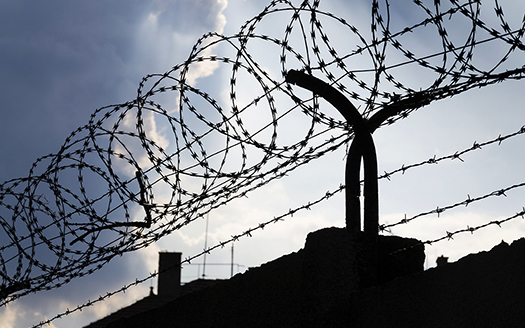  Binance Founder Zhao Begins Prison Sentence and Receives Support